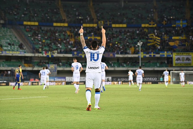  国际米兰主场逆转佛罗伦萨，劳塔罗补时双响  